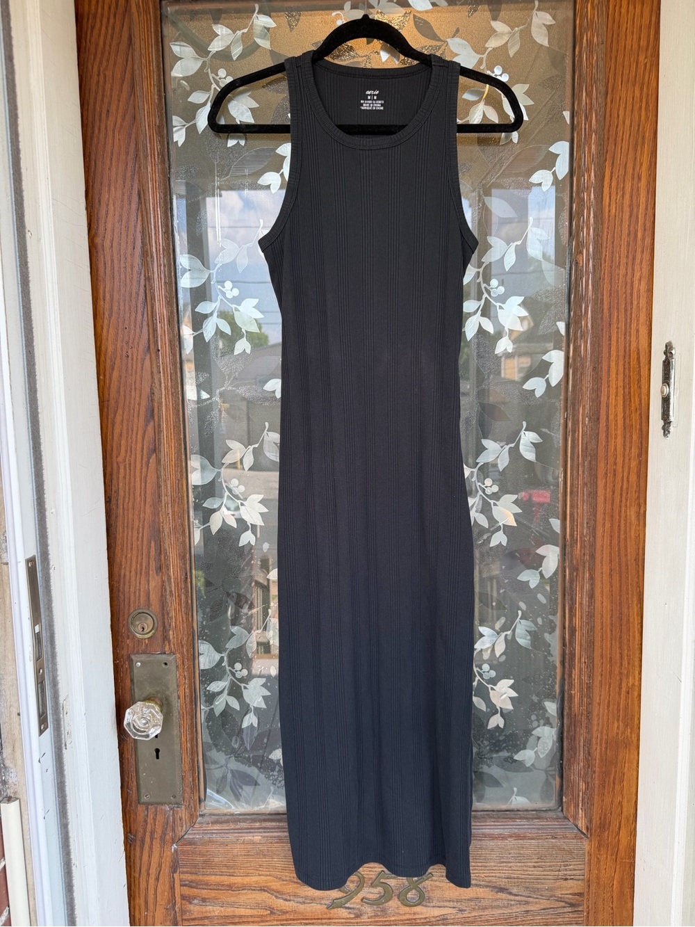 Women's Medium Sleeveless Black Bodycon Ribbed knit Casual Chic Long dress EUC